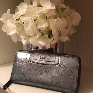 Coach wallet in metallic silver fabric